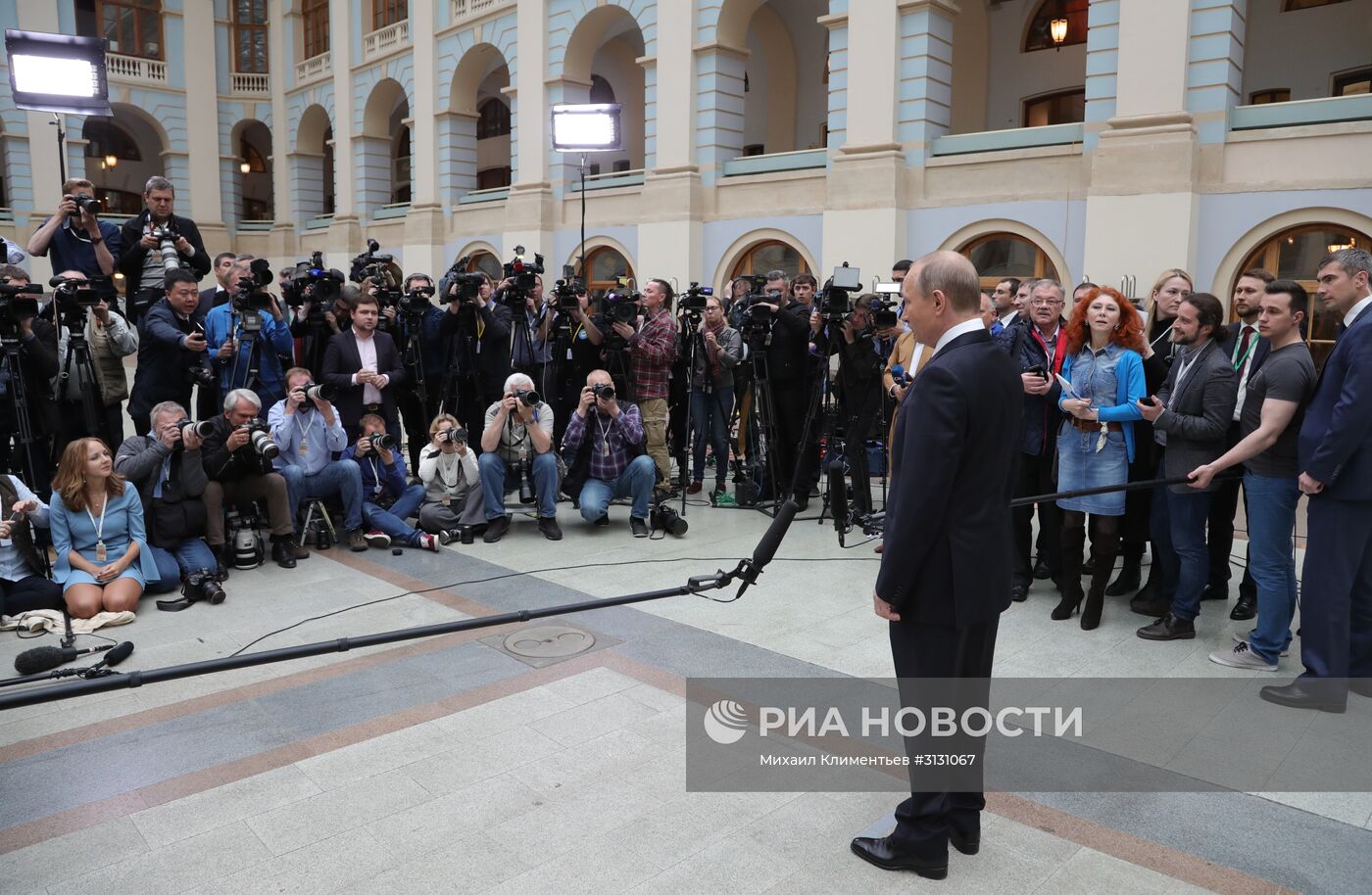 Президент РФ В. Путин ответил на вопросы журналистов