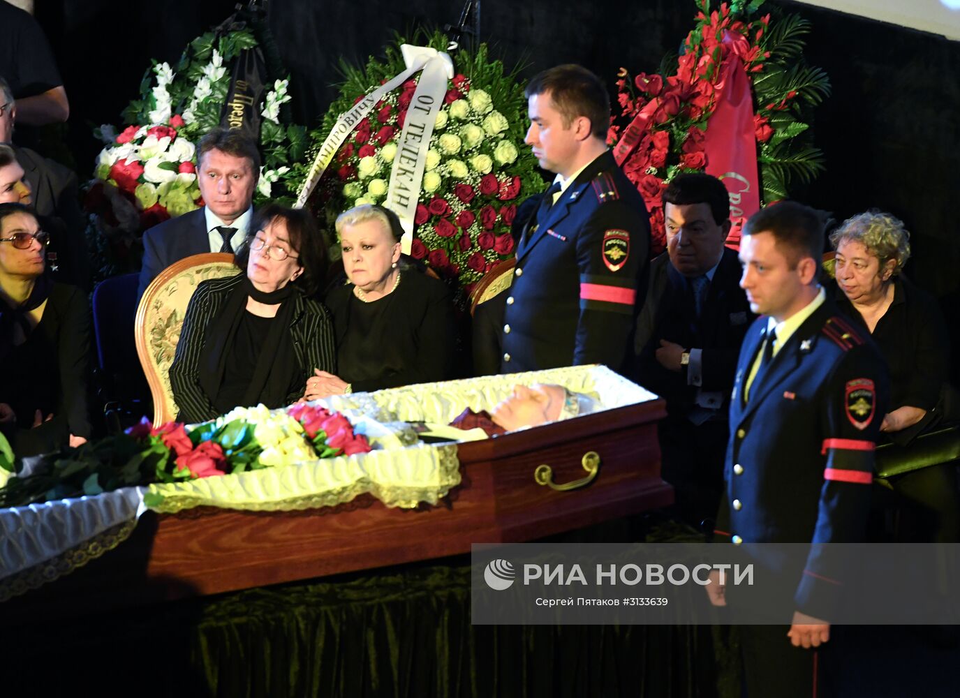 Люди которые умерли в москве. Церемония прощания с Алексеем Баталовым. Похороны Алексея Баталова.