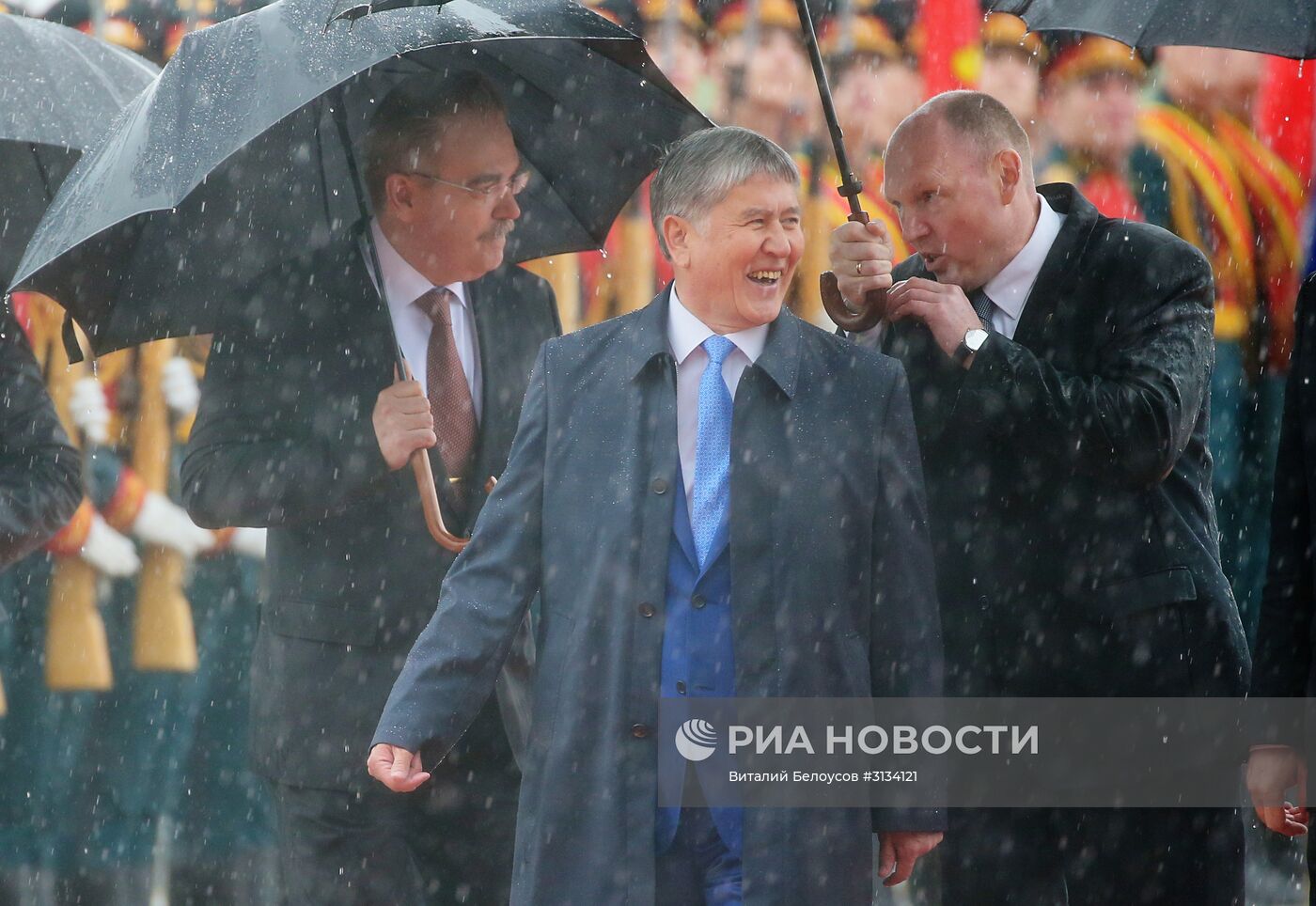 Президент Киргизии А. Атамбаев прибыл с официальным визитом в РФ