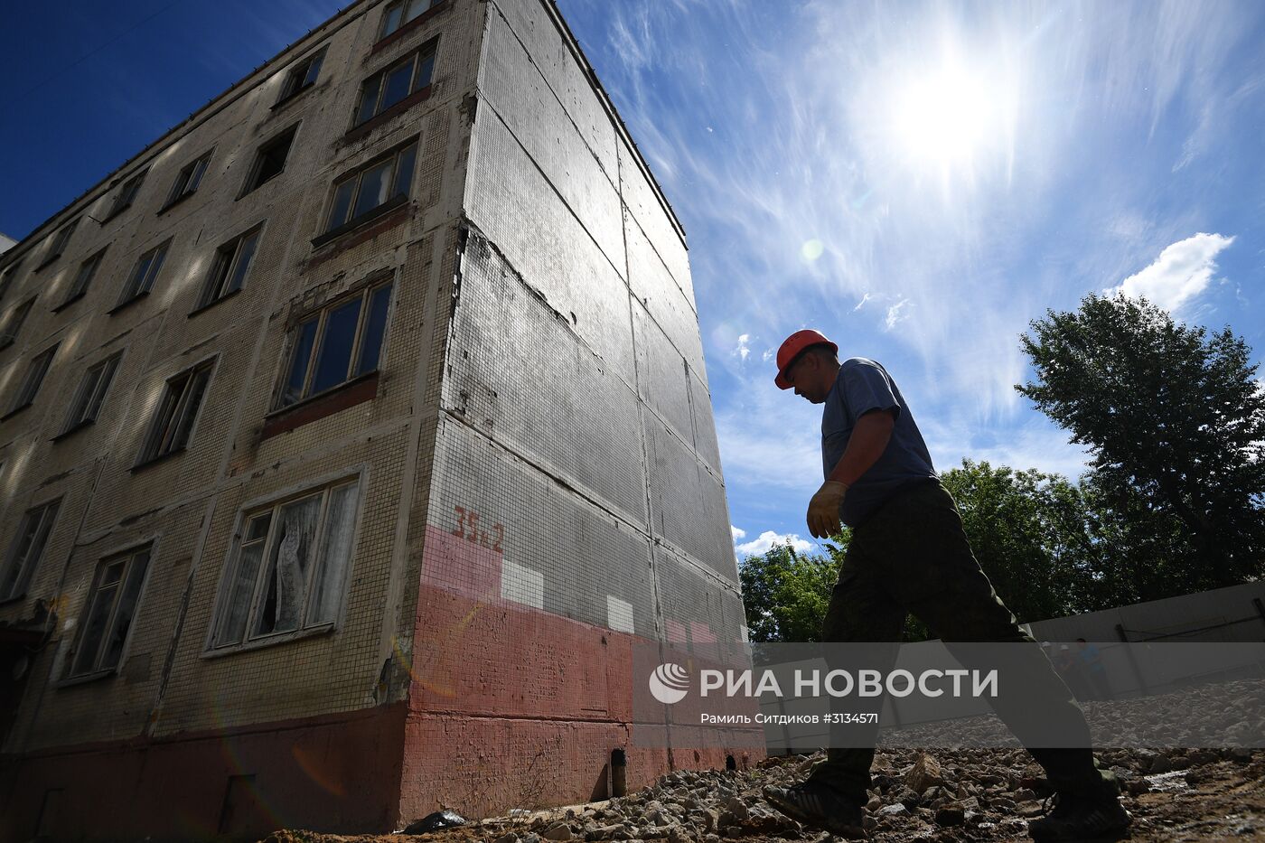 Снос последней пятиэтажки серии К-7 в Северном административном округе Москвы