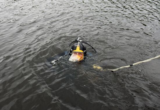 Поисково-спасательные работы на Ладожском озере