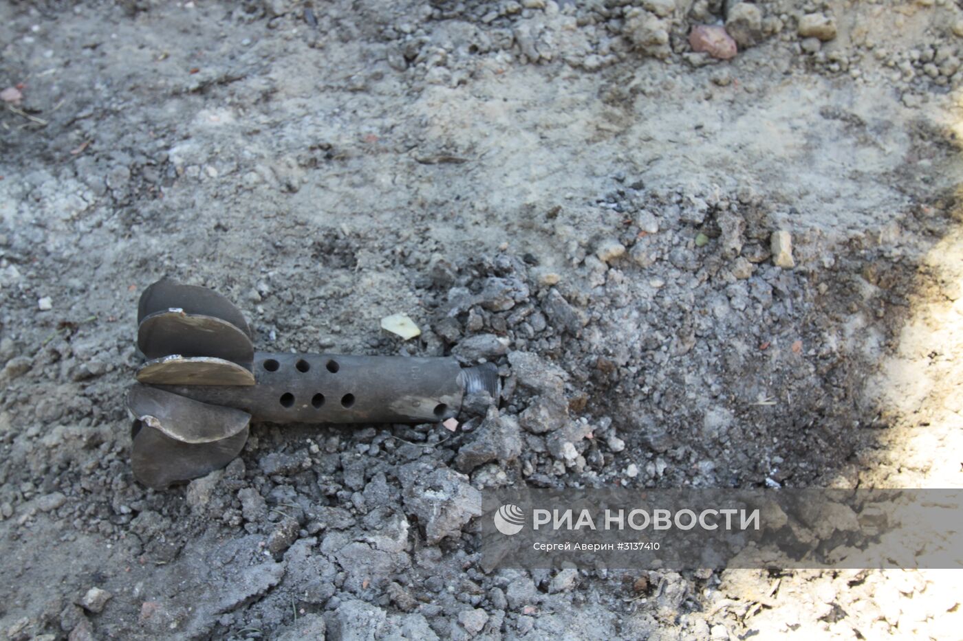 Последствия обстрела в поселке Александровка Донецкой области