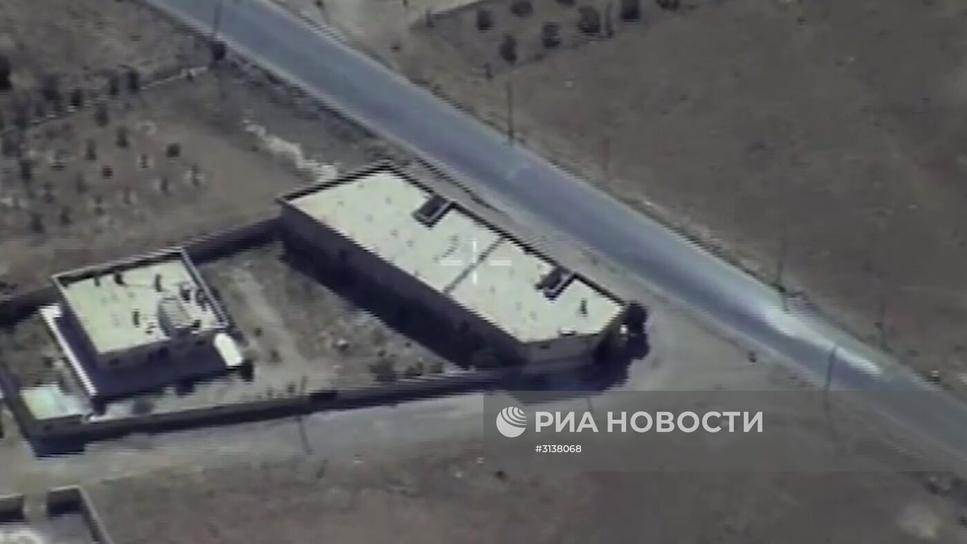 Удар крылатыми ракетами "Калибр" по объектам запрещенной в РФ террористической группировки ИГИЛ в Сирии