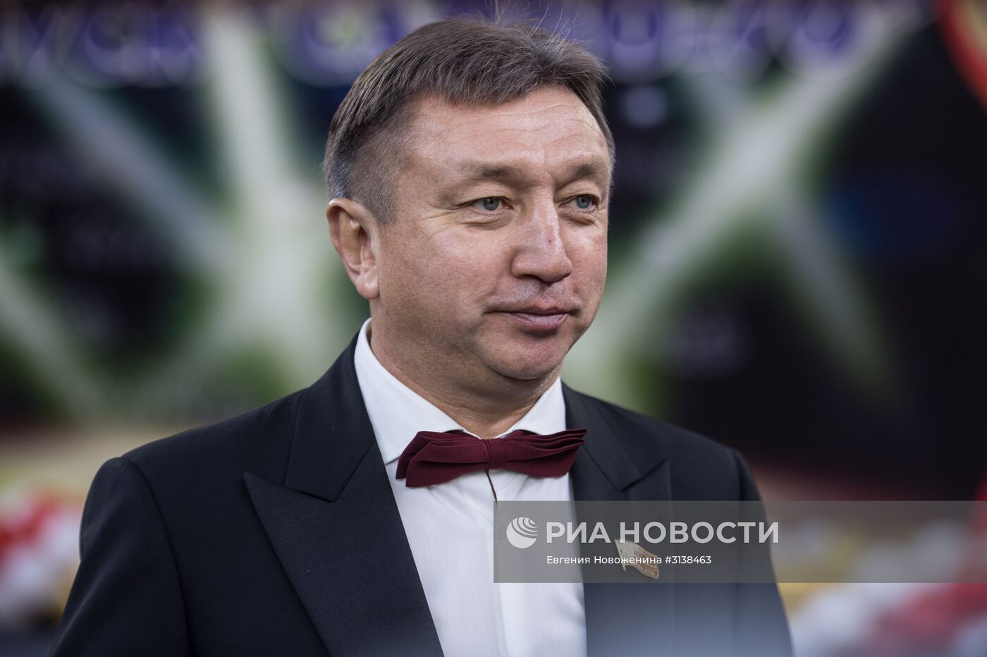 Вручение аттестата фигуристке Евгении Медведевой