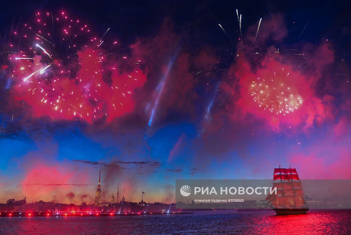 Праздник выпускников "Алые паруса-2017" в Санкт-Петербурге