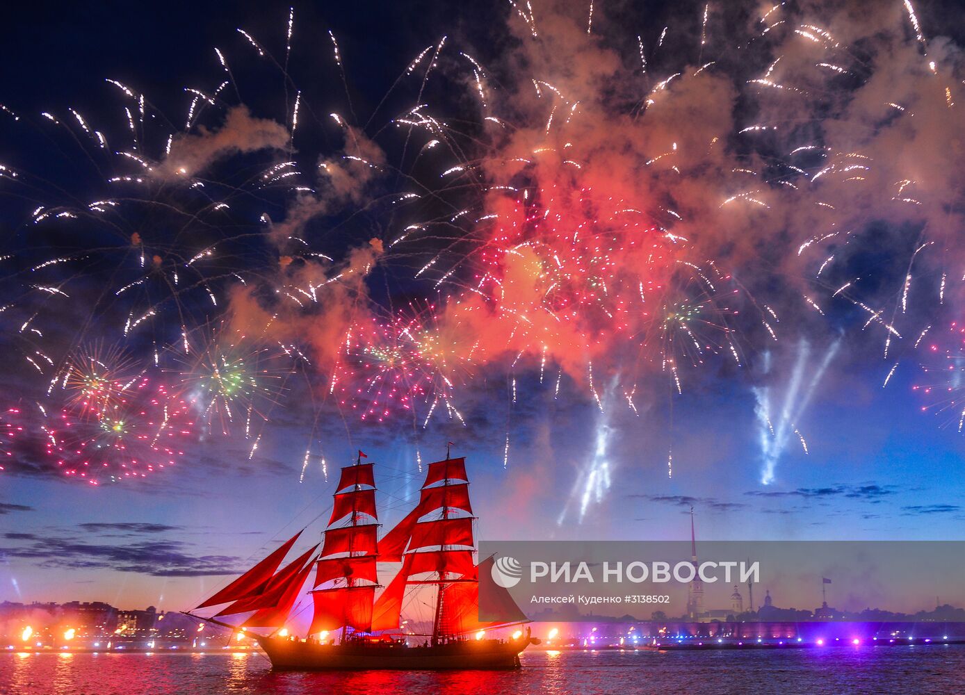 Праздник выпускников "Алые паруса-2017" в Санкт-Петербурге