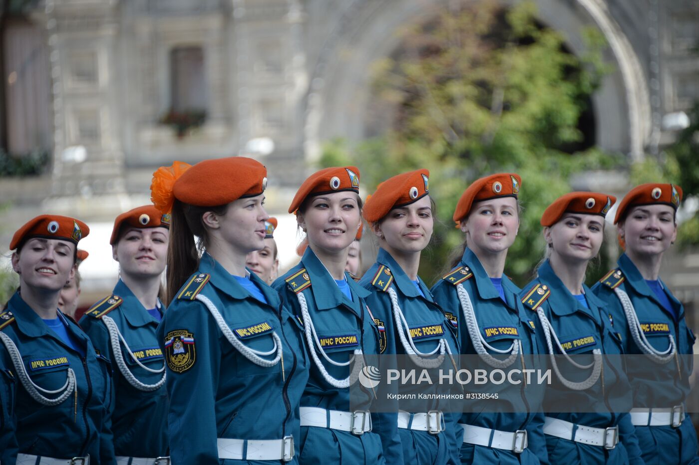 Выпуск курсантов и кадетов вузов МЧС России на Красной площади | РИА  Новости Медиабанк