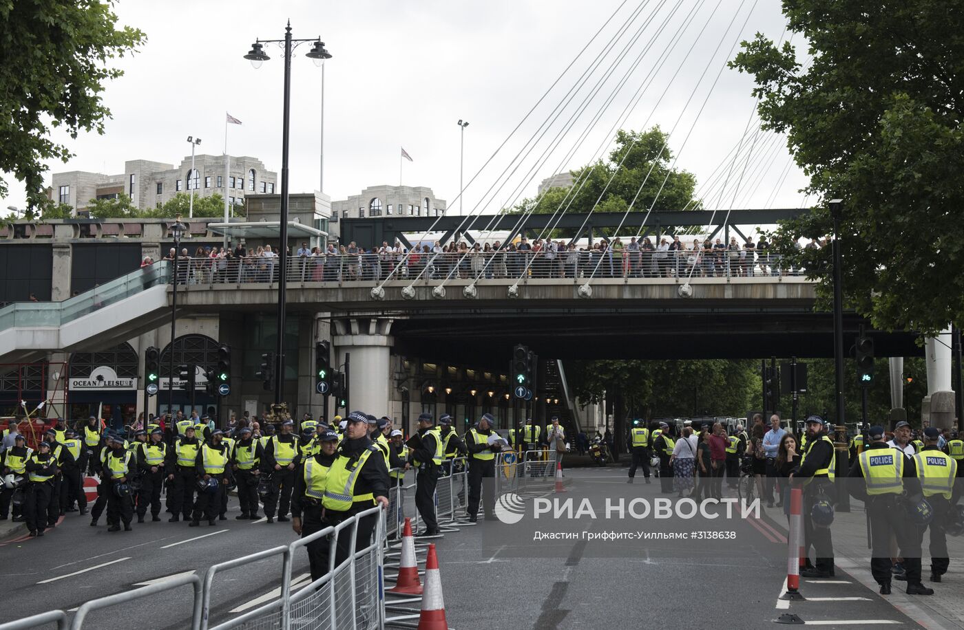 Акция протеста "Против исламского терроризма" в Лондоне