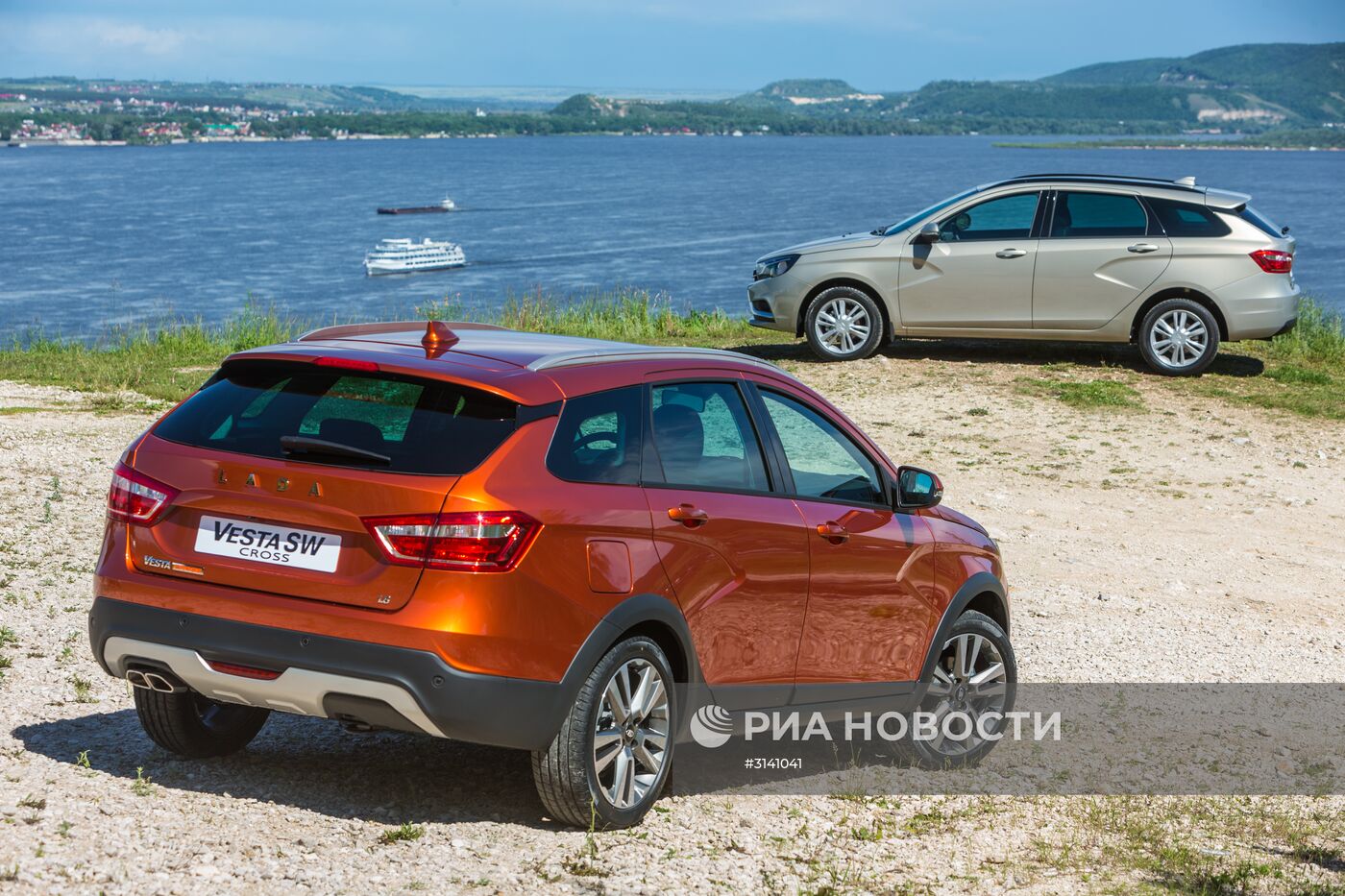 АвтоВАЗ представил универсалы Lada Vesta SW и Lada Vesta SW Cross