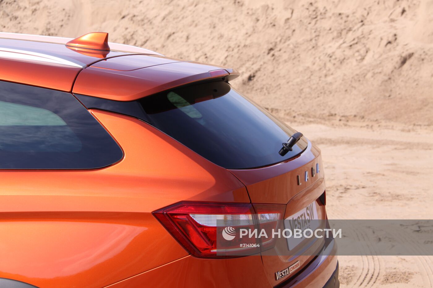 АвтоВАЗ представил универсалы Lada Vesta SW и Lada Vesta SW Cross