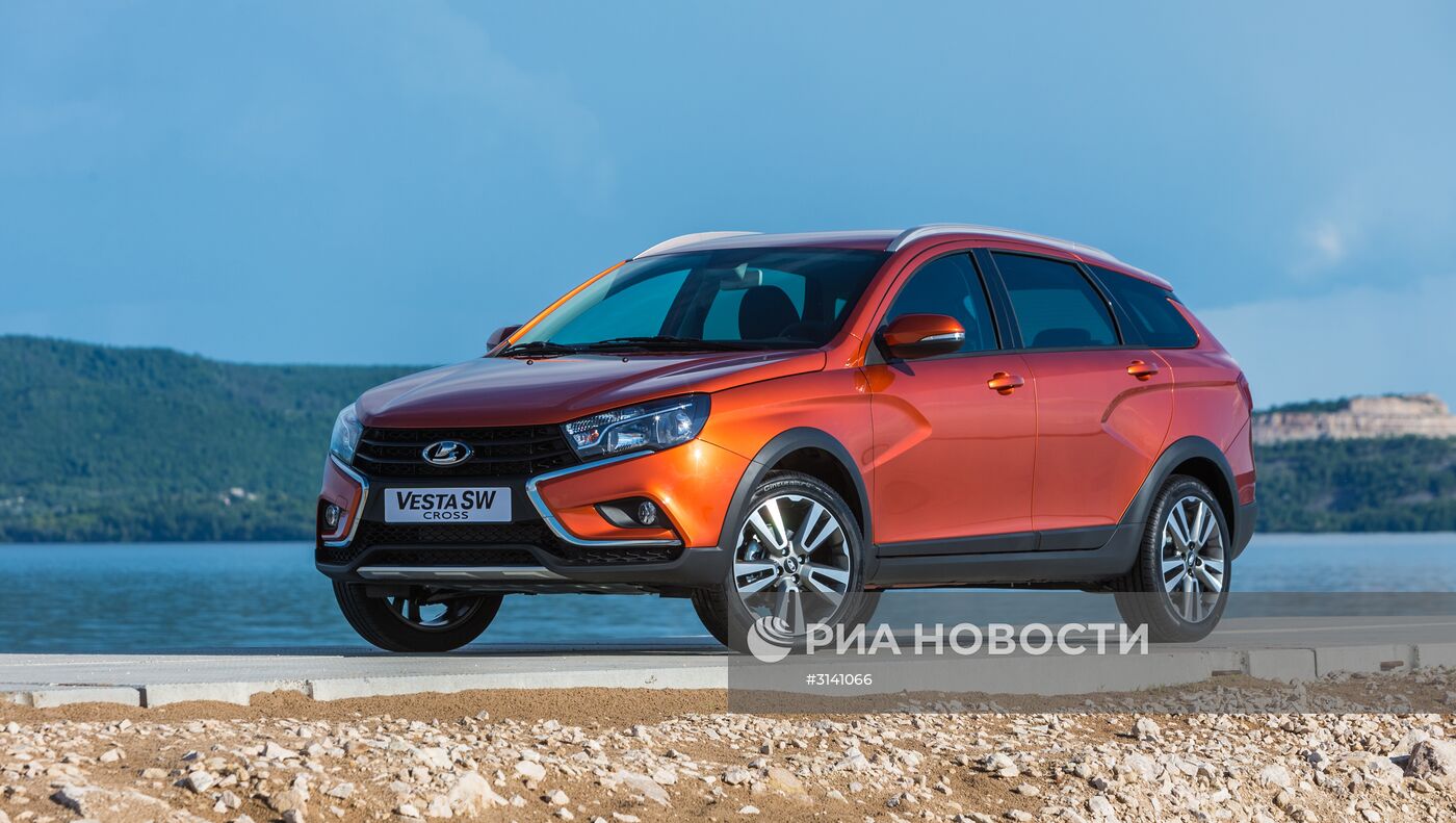 АвтоВАЗ представил универсалы Lada Vesta SW и Lada Vesta SW Cross | РИА  Новости Медиабанк