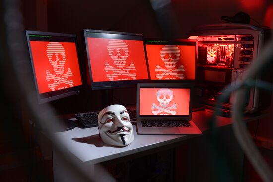 Вирус-вымогатель атаковал IT-системы компаний в разных странах