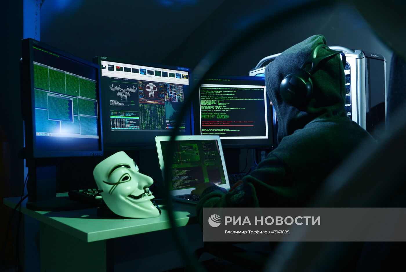 Вирус-вымогатель атаковал IT-системы компаний в разных странах