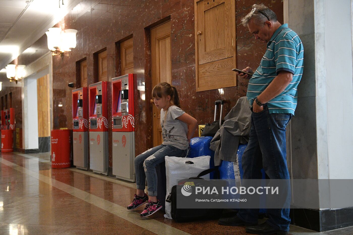 Мэр Москвы С. Собянин посетил Красный зал Киевского вокзала после реконструкции