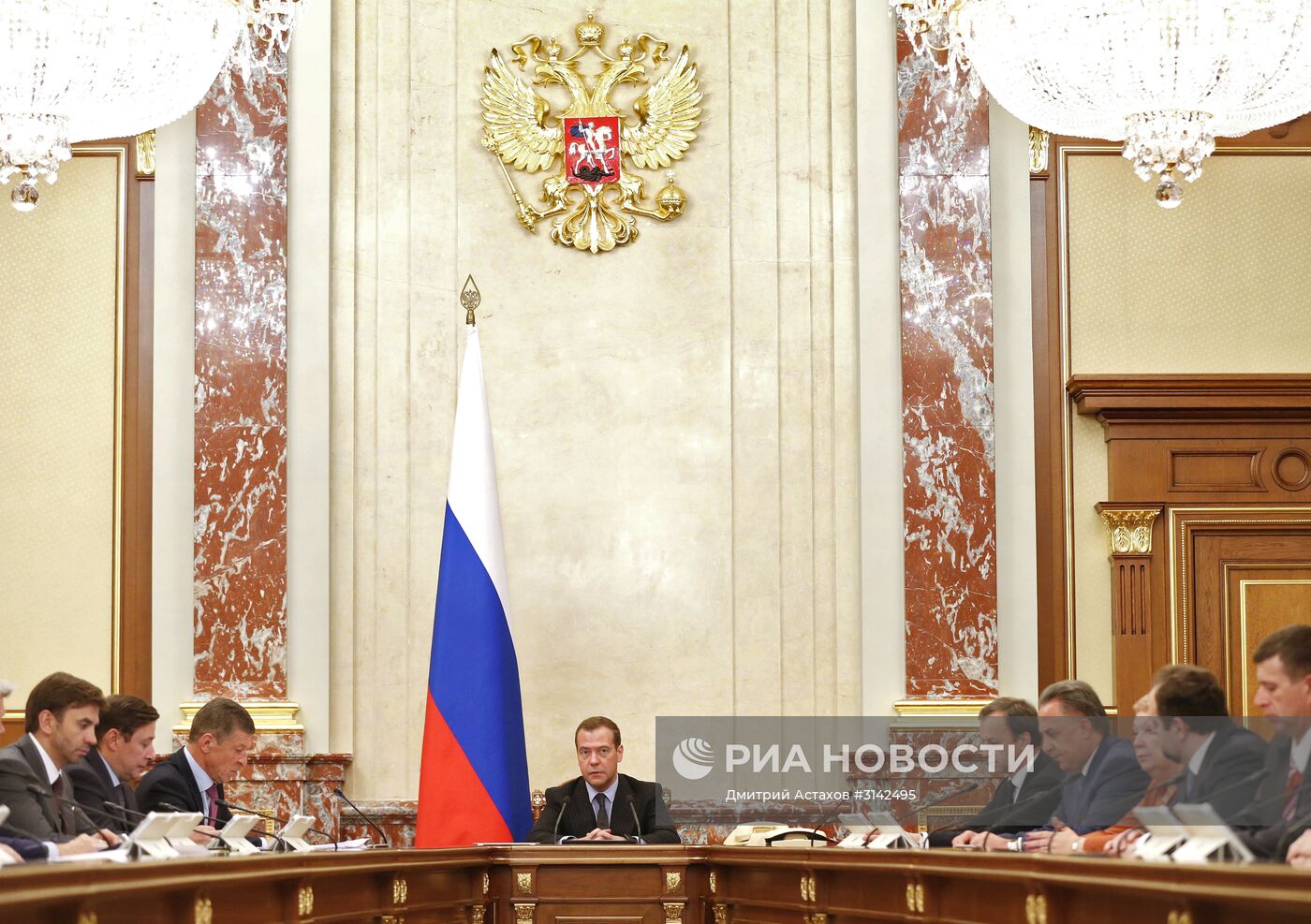 Премьер-министр РФ Д. Медведев провел заседание правительства РФ