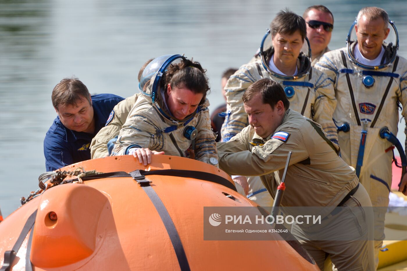 Тренировка по "водному выживанию" экипажа Международной космической станции