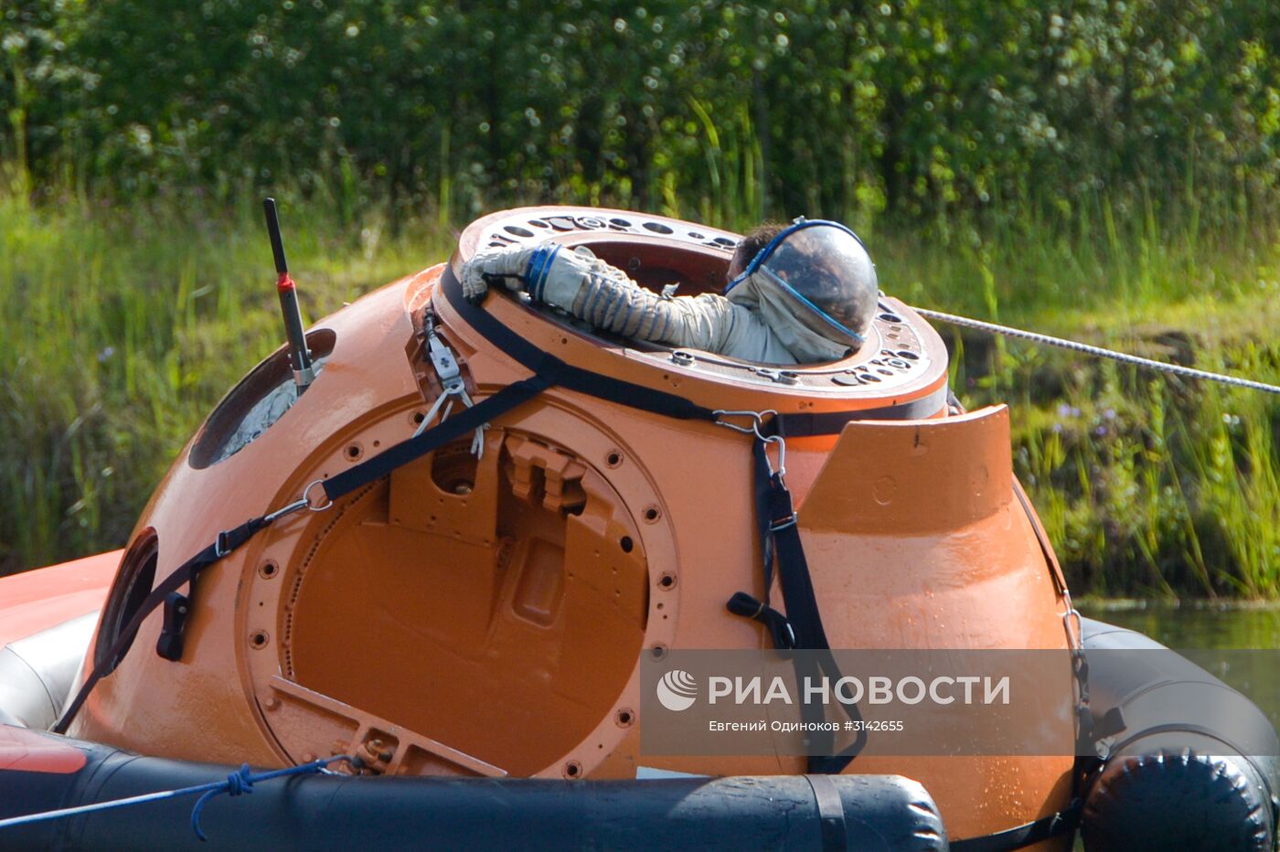 Тренировка по "водному выживанию" экипажа Международной космической станции