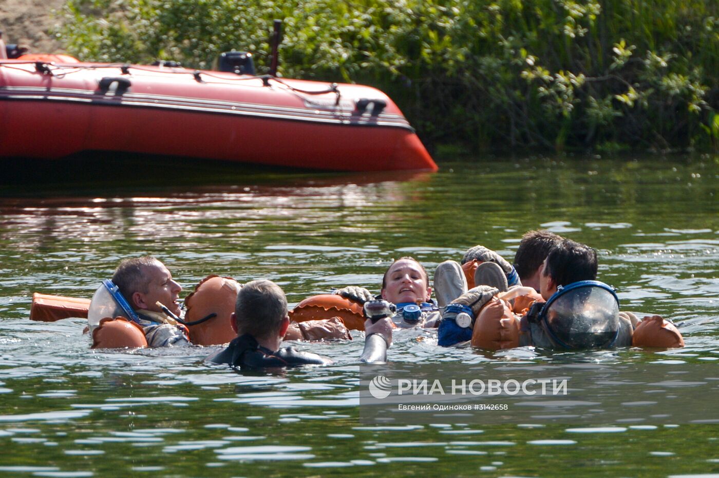 Тренировка по "водному выживанию" экипажа Международной космической станции