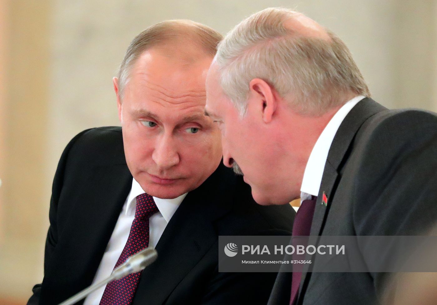 Президенты РФ и Белоруссии В. Путин и А. Лукашенко на заседании ВГС Союзного государства России и Белоруссии
