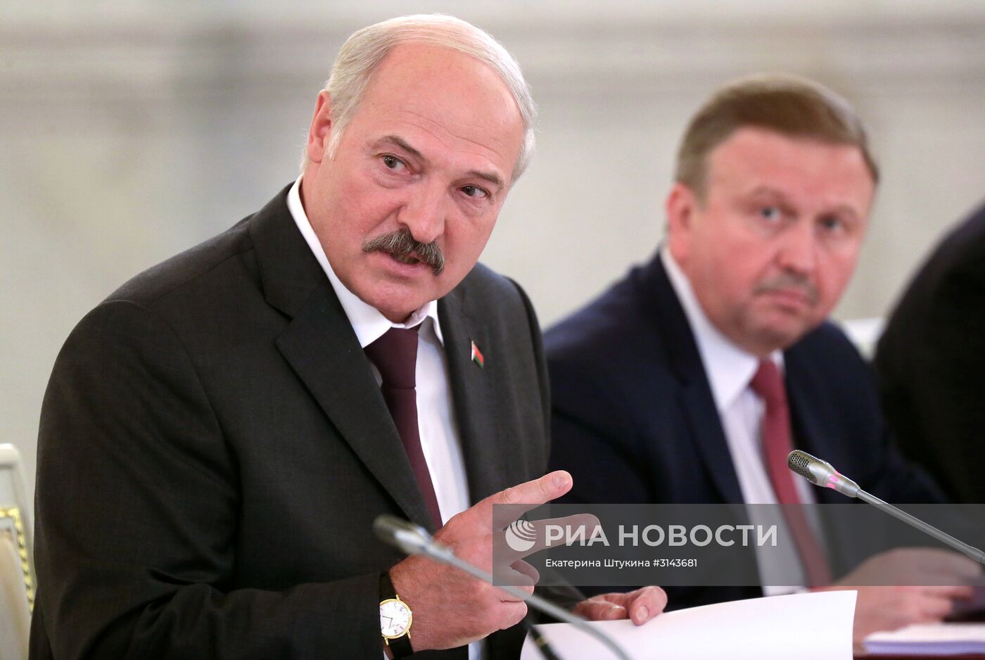 Президенты РФ и Белоруссии В. Путин и А. Лукашенко на заседании ВГС Союзного государства России и Белоруссии
