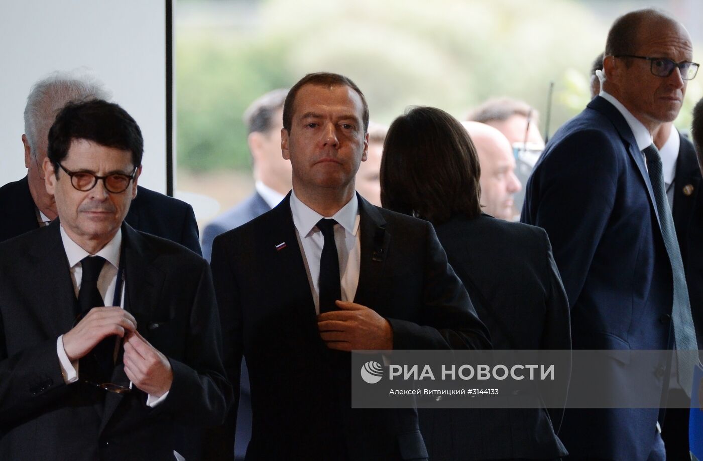 Премьер-министр РФ Д. Медведев принял участие в церемонии прощания с экс-канцлером Г. Колем