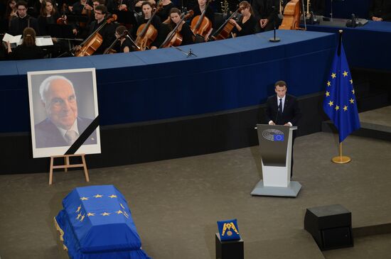 Церемония прощания с экс-канцлером Германии Гельмутом Колем