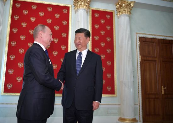 Президент РФ В. Путин встретился с председателем КНР Си Цзиньпинем