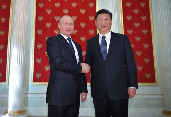 Президент РФ В. Путин встретился с председателем КНР Си Цзиньпинем