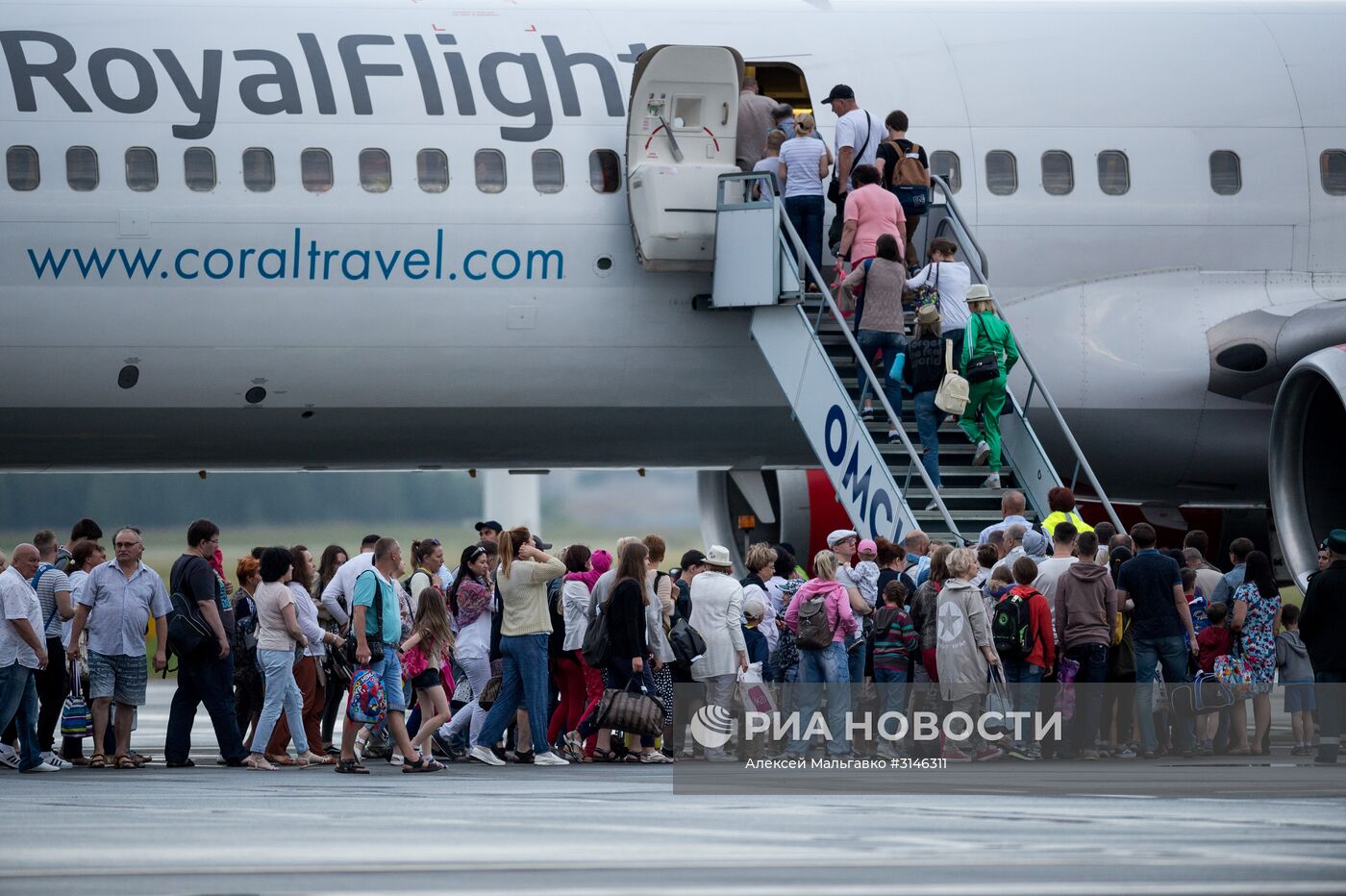 Самолеты в международном аэропорту "Омск-Центральный"