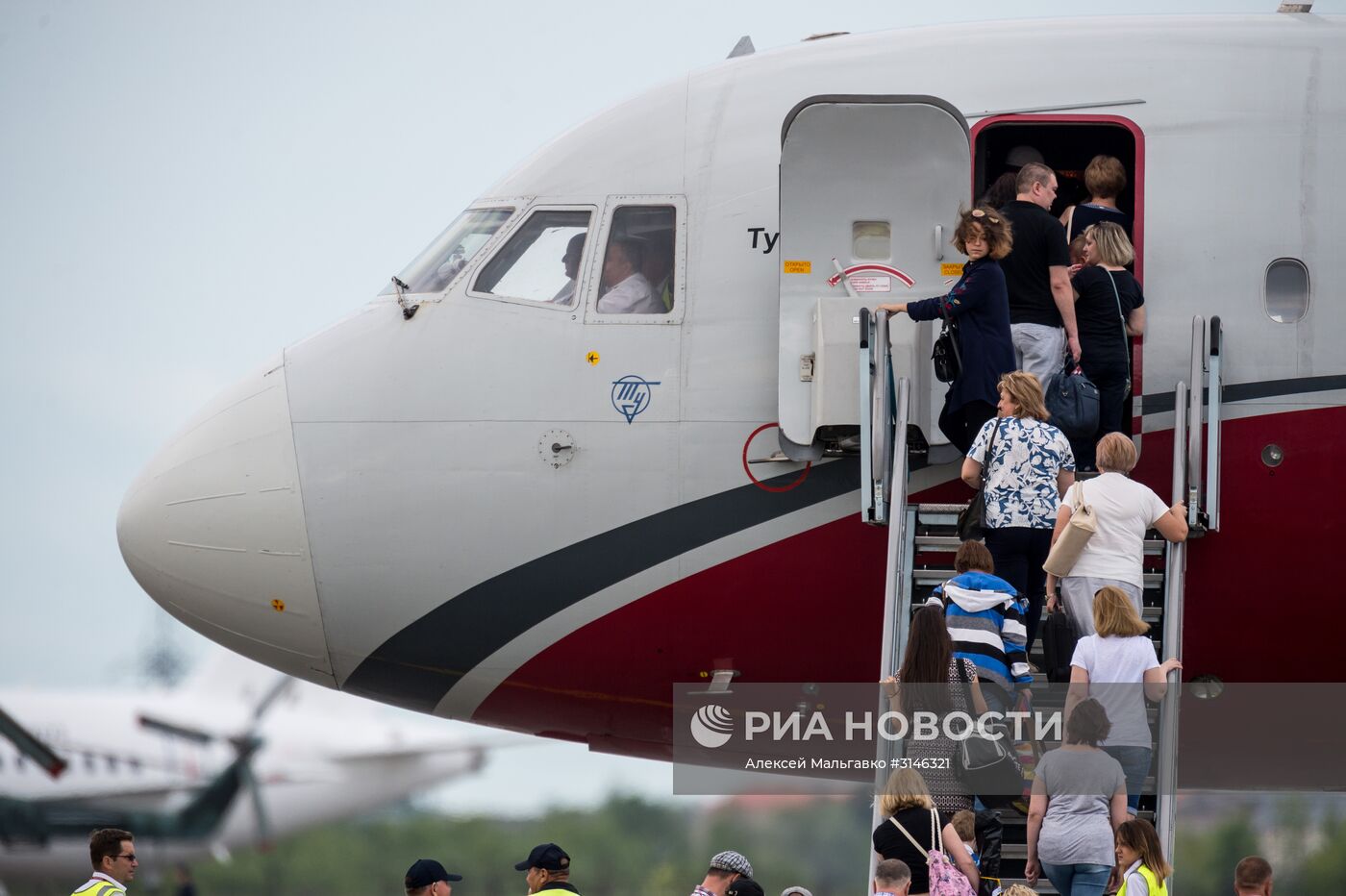 Самолеты в международном аэропорту "Омск-Центральный"