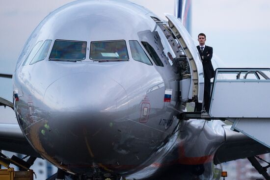 Самолеты в международном аэропорту "Омск-Центральный"