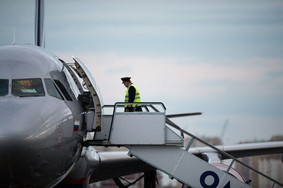 Самолеты в международном аэропорту "Омск-Центральный"