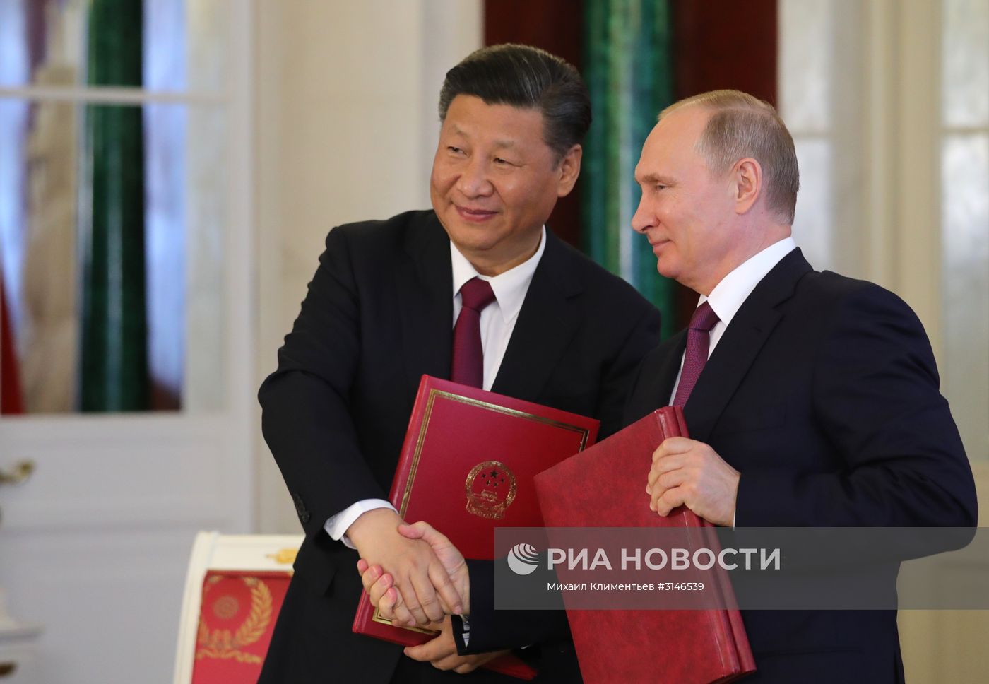 Встреча президента РФ В. Путина и председателя КНР Си Цзиньпина в Москве