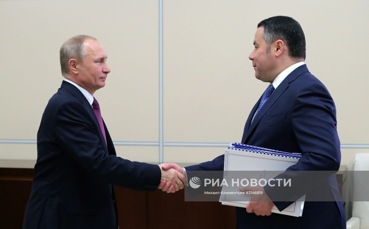 Рабочая встреча президента РФ В. Путина с губернатором Тверской области И. Руденей