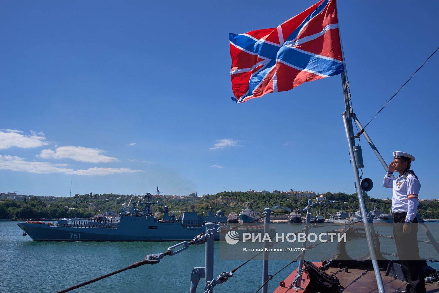 Фрегат "Адмирал Эссен" прибыл в Севастополь