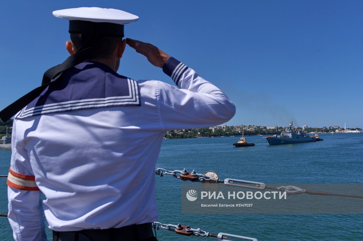 Фрегат "Адмирал Эссен" прибыл в Севастополь