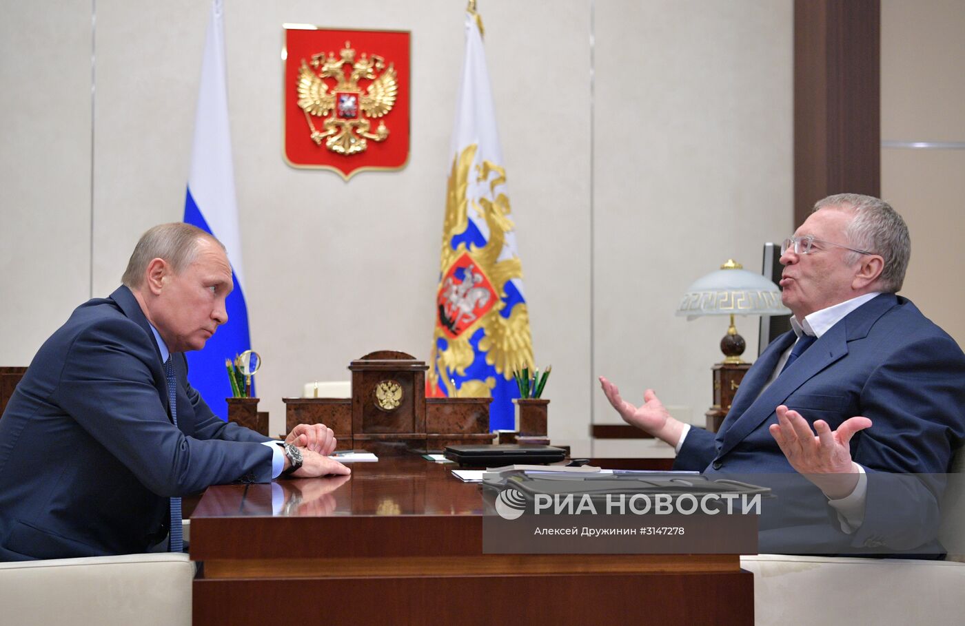 Президент РФ В. Путин провел рабочую встречу с лидером ЛДПР В. Жириновским