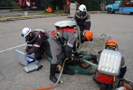 Учения МЧС на шахте имени Бажанова в Донецкой области