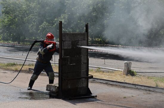 Учения МЧС на шахте имени Бажанова в Донецкой области