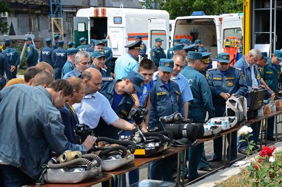 Учения МЧС на шахте имени Бажанова в Донецкой области