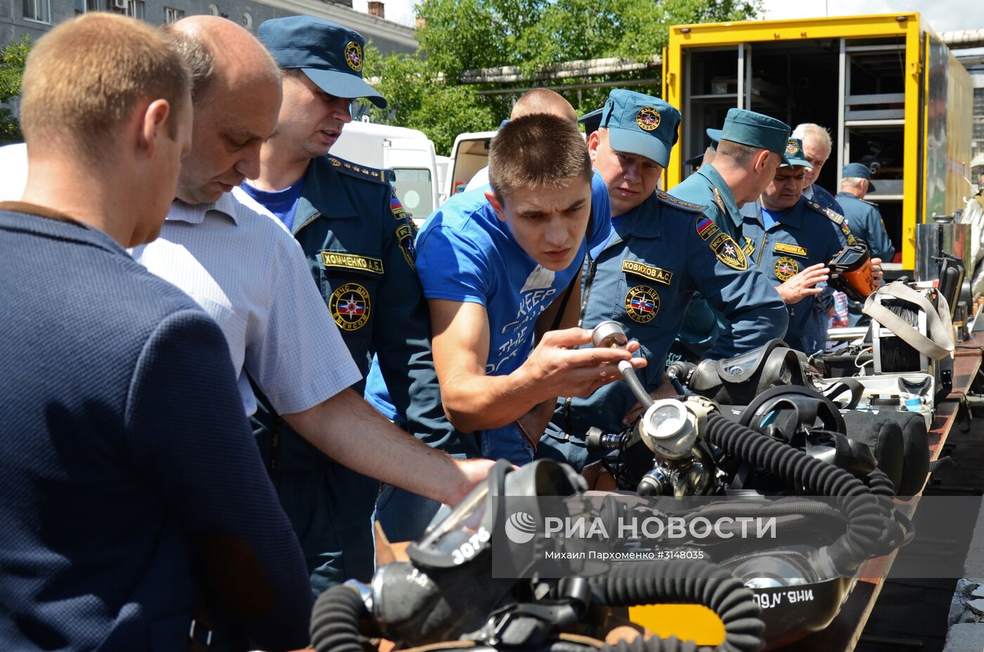 Учения МЧС на шахте имени Бажанова в Донецкой области