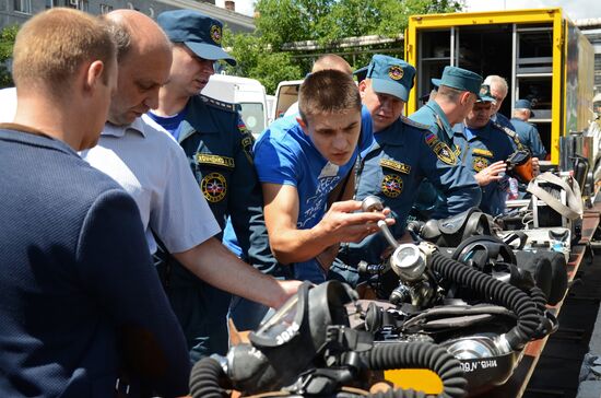 Учения МЧС на шахте имени Бажанова в Донецкой области