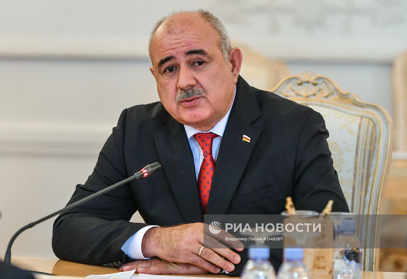 Встреча глав МИД РФ и Республики Южная Осетия С. Лаврова и Д. Медоева