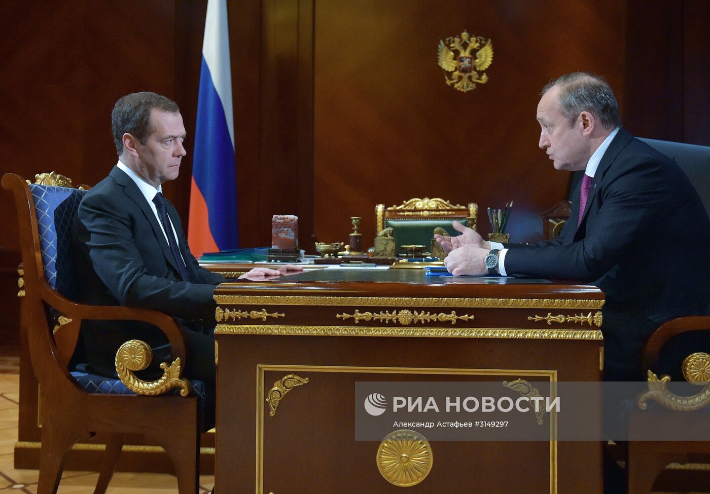 Премьер-министр РФ Д. Медведев встретился с гендиректором ПАО "Современный коммерческий флот" С. Франком