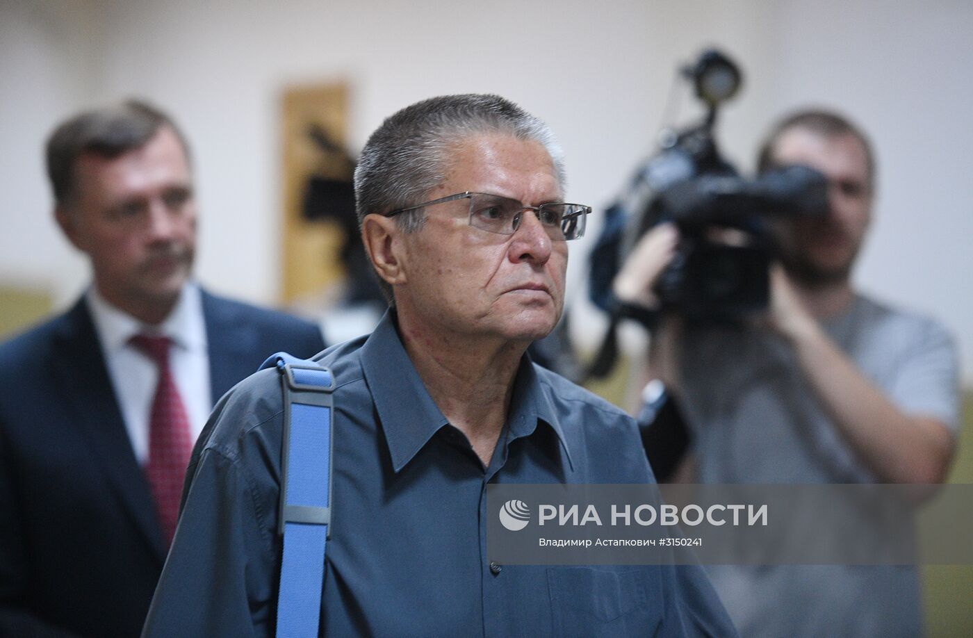 Рассмотрение ходатайства о продлении срока домашнего ареста Алексею Улюкаеву