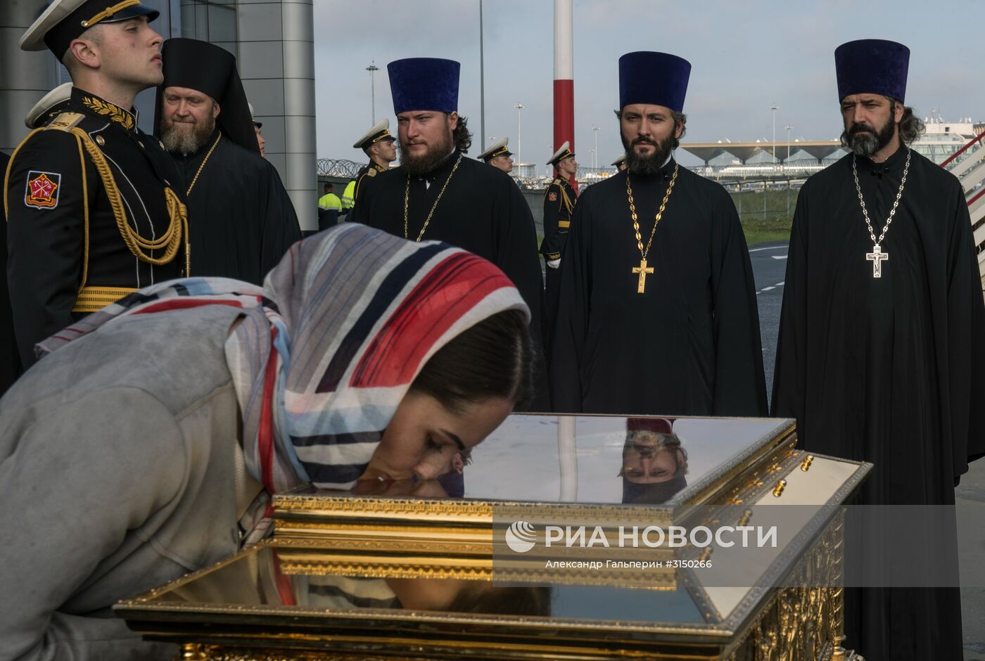 Встреча ковчега с мощами святителя Николая Чудотворца