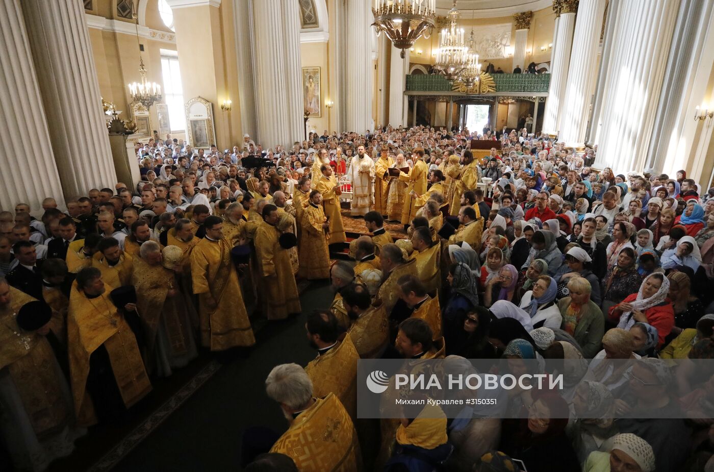 Встреча ковчега с мощами святителя Николая Чудотворца