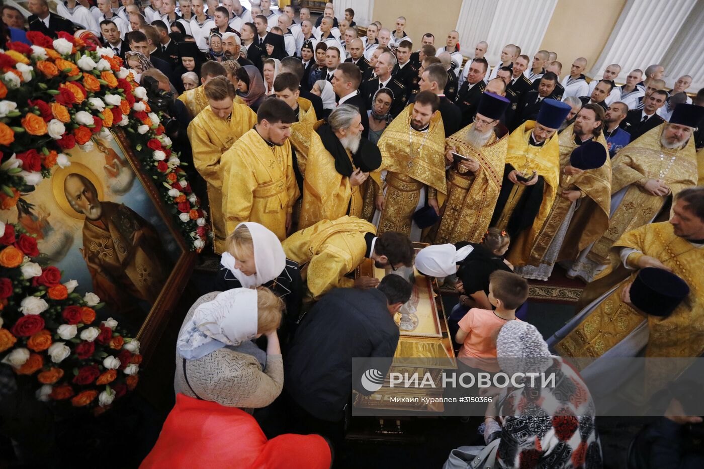 Встреча ковчега с мощами святителя Николая Чудотворца