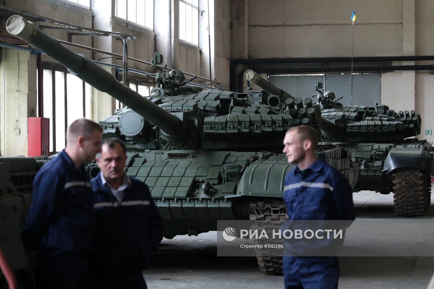 Презентация военной техники на Львовском бронетанковом заводе