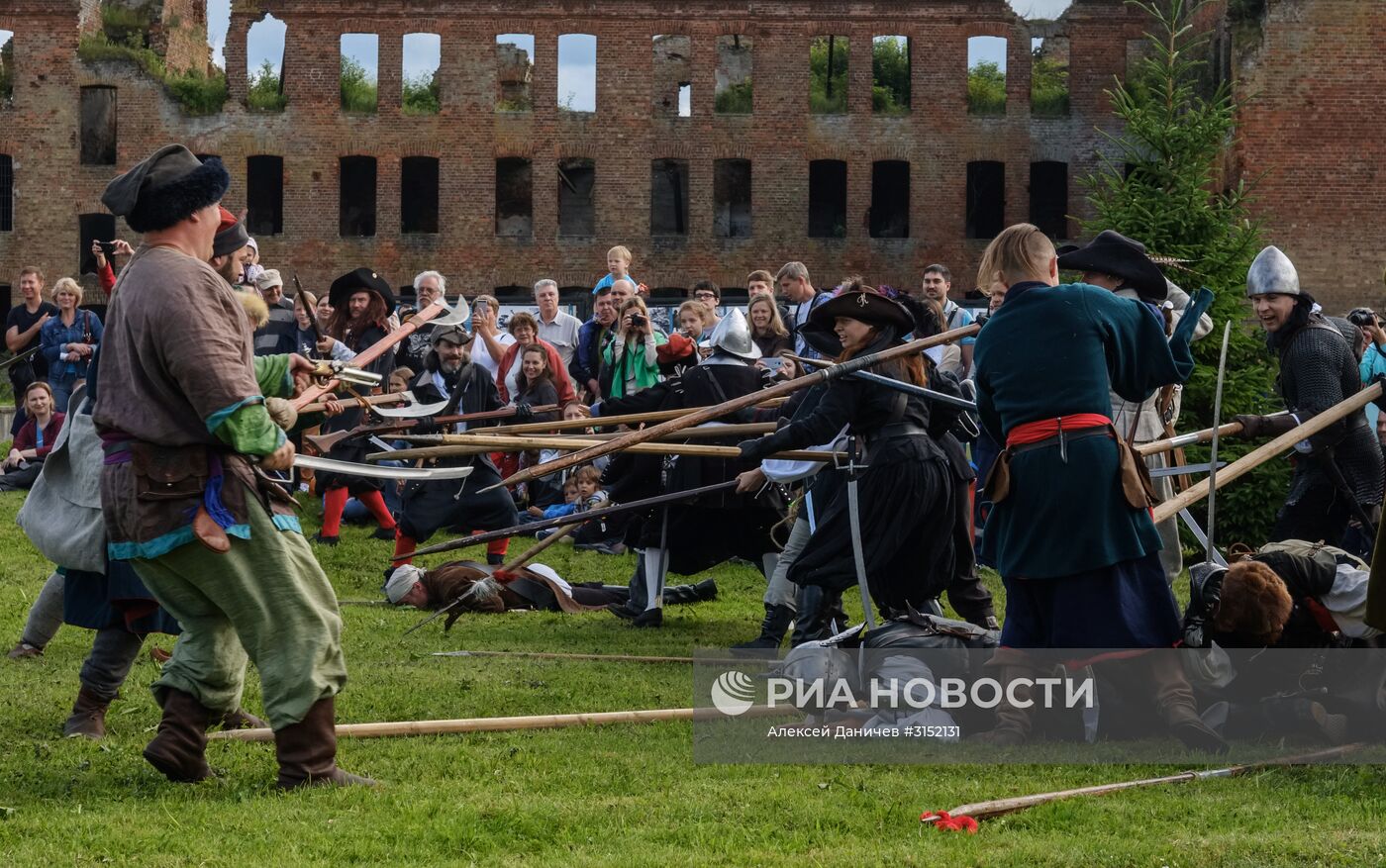 Исторический фестиваль "Страж в истоке Невы" в Ленинградской области